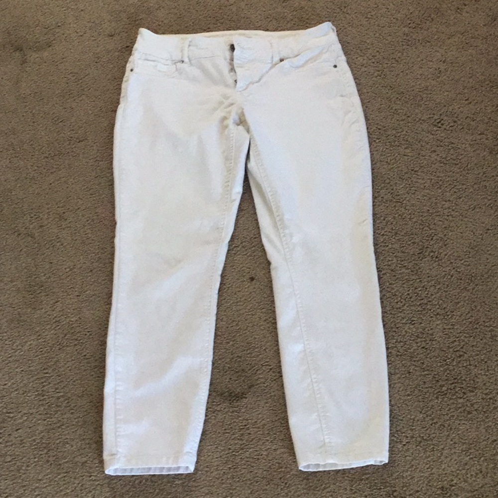White skinny jegging  jeans